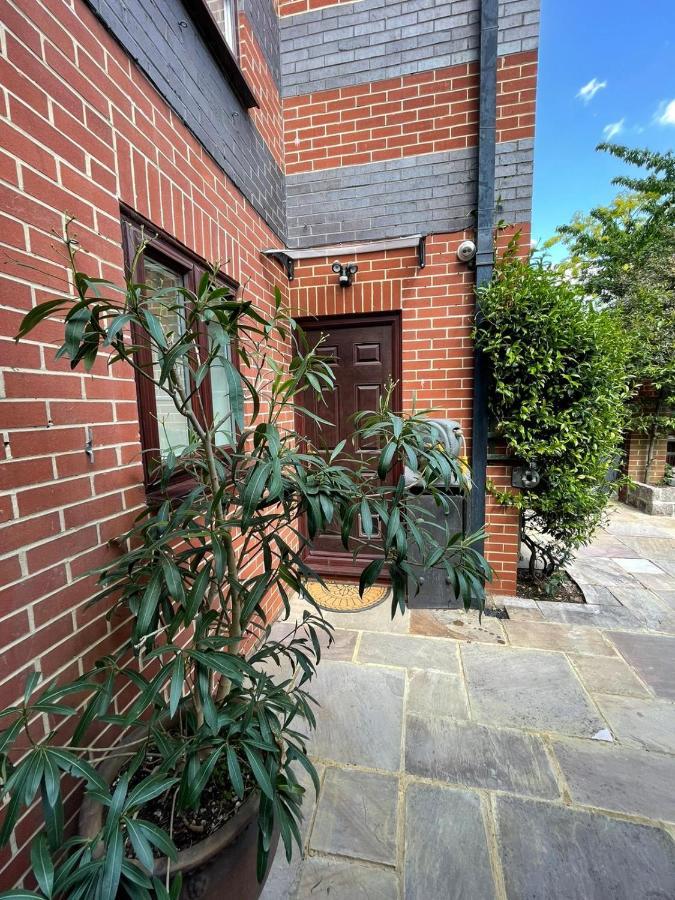 Stylish 1-Bed Studio London Exterior foto